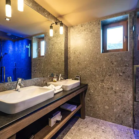 Dolomiten Residenz - מלון