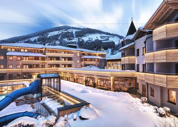 Dolomiten Residenz - מלון